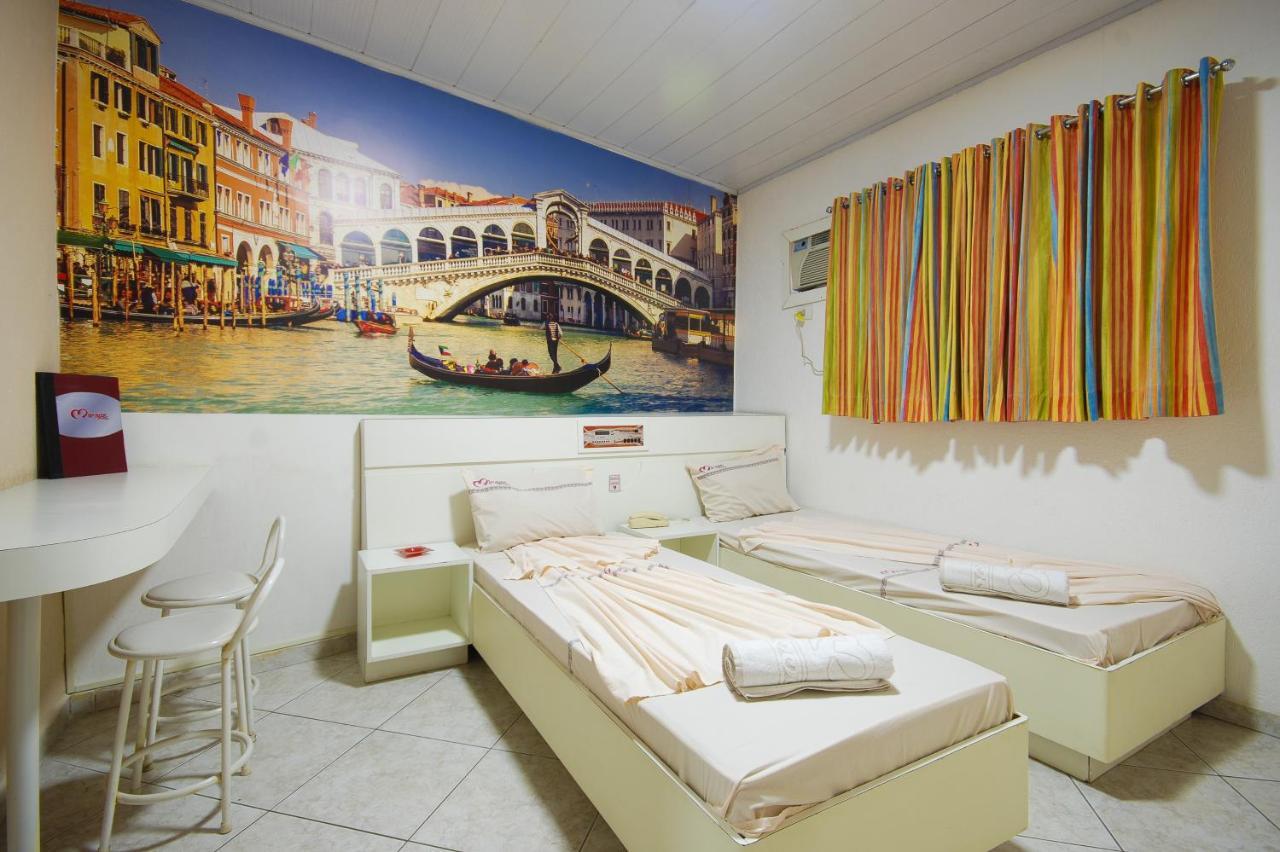 Mirage Hotel 2*